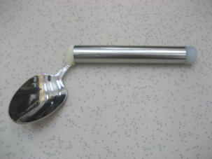 ʬ`sװü (Enlarged Handle Angled Spoon)